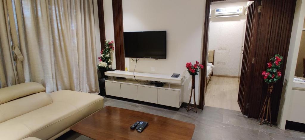 The Eternal Wave By Krish Retreat  Facilities  Shared LoungeTV Area 16