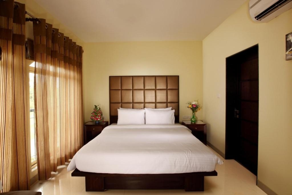 The Golden Suites Spa Calangute Hotel  Rooms  Rooms Image 8 8