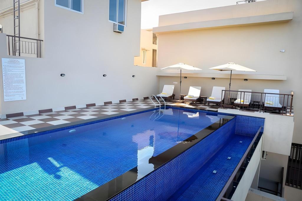 SinQ Edge  Facilities  Swimming Pool Outdoor 1
