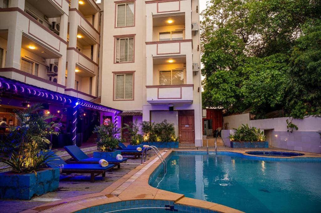 La Oasis By Meraden  Facilities  Swimming Pool 1