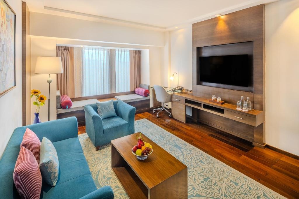 Vivanta Goa Panaji  Rooms  Vivanta Suite City View King Bed 5