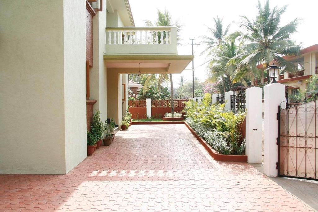 KDs VILLA  Property Views  Entrance 2