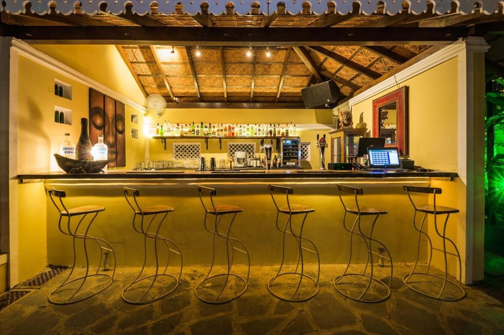 Fiesta Beach Resort  Facilities  Barlounge 4