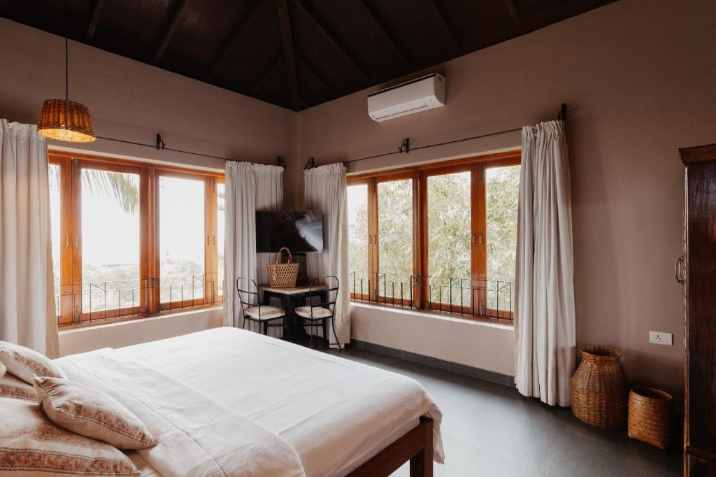 Fiesta Beach Resort  Rooms  Executive Room Sea View Bed 3