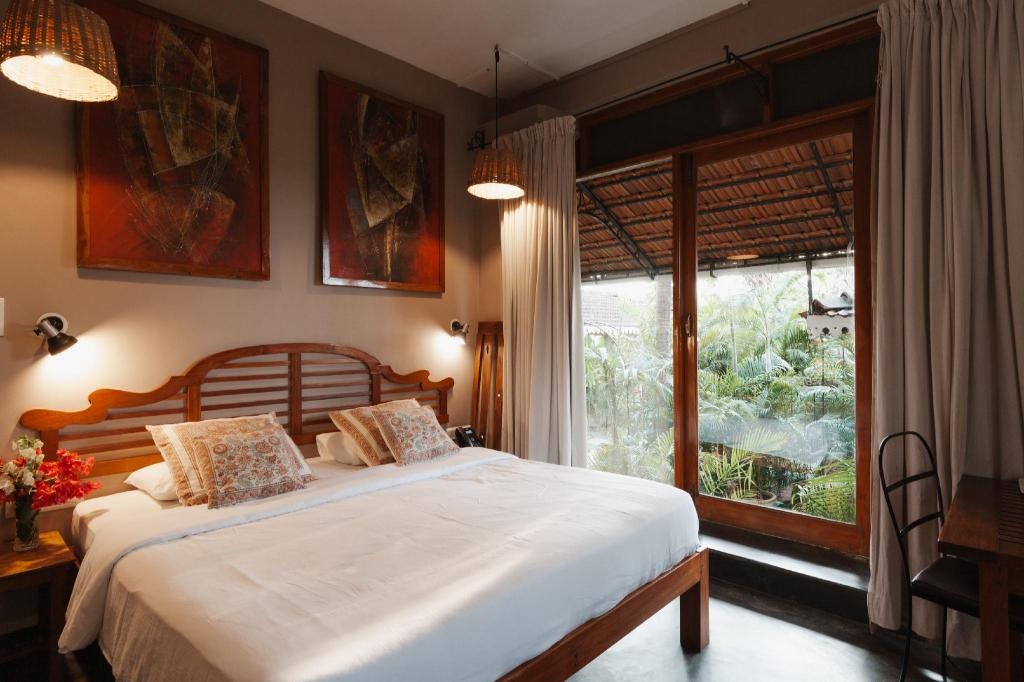 Fiesta Beach Resort  Rooms  Executive Room With Balcony Bed 4