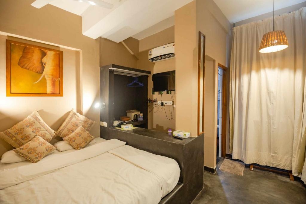 Fiesta Beach Resort  Rooms  Small Standard Room Bedroom 16