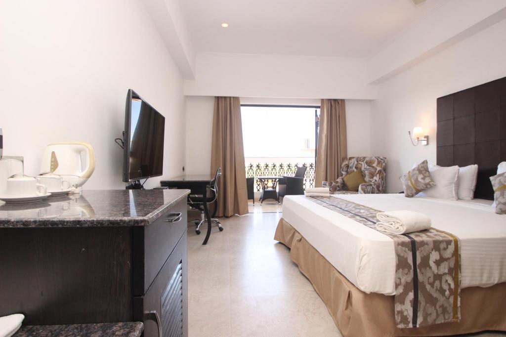 Silver Sands Serenity  Rooms  Superior Room Bedroom 6