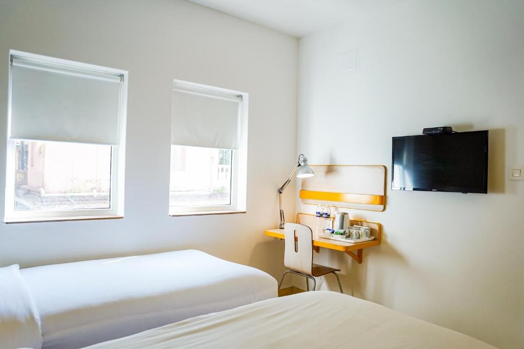 Bloom Hotel Calangute  Rooms  Standard Twin Room Room Plan 8