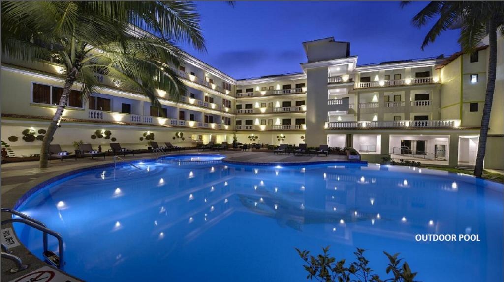 Sterling Goa Varca  Facilities  Poolside Bar 1