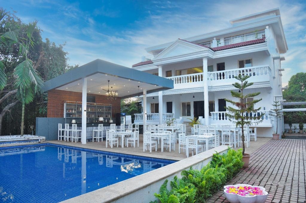 Casa Ahaana Resort Vagator By Lavin Hotels  Facilities  Poolside Bar 9
