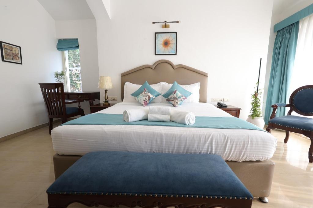 Casa Ahaana Resort Vagator By Lavin Hotels  Rooms  Junior Suite Balcony Bed 4