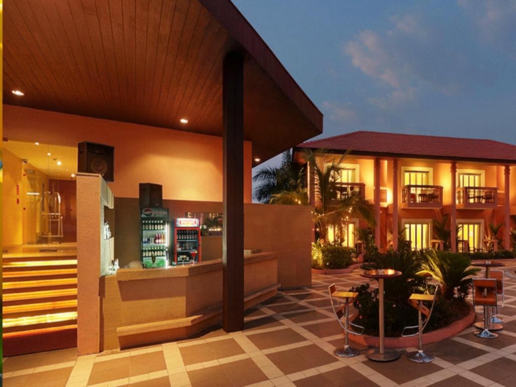 The Golden Crown Hotel  Property Views  Exterior View 4