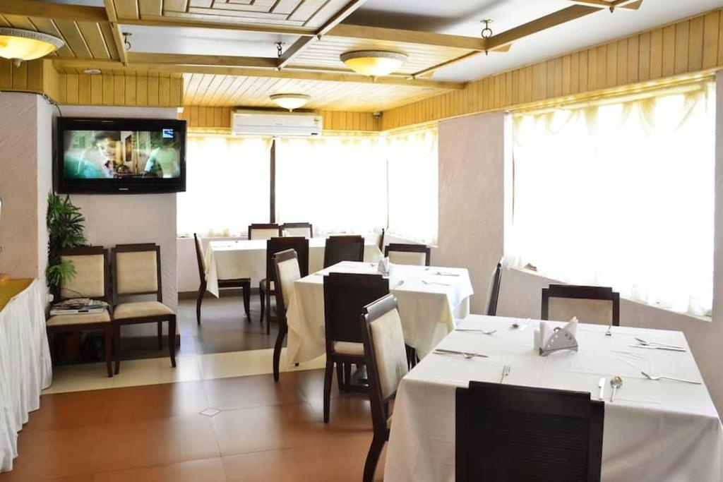 Sinq Beach Resort  Dining  Restaurant 4