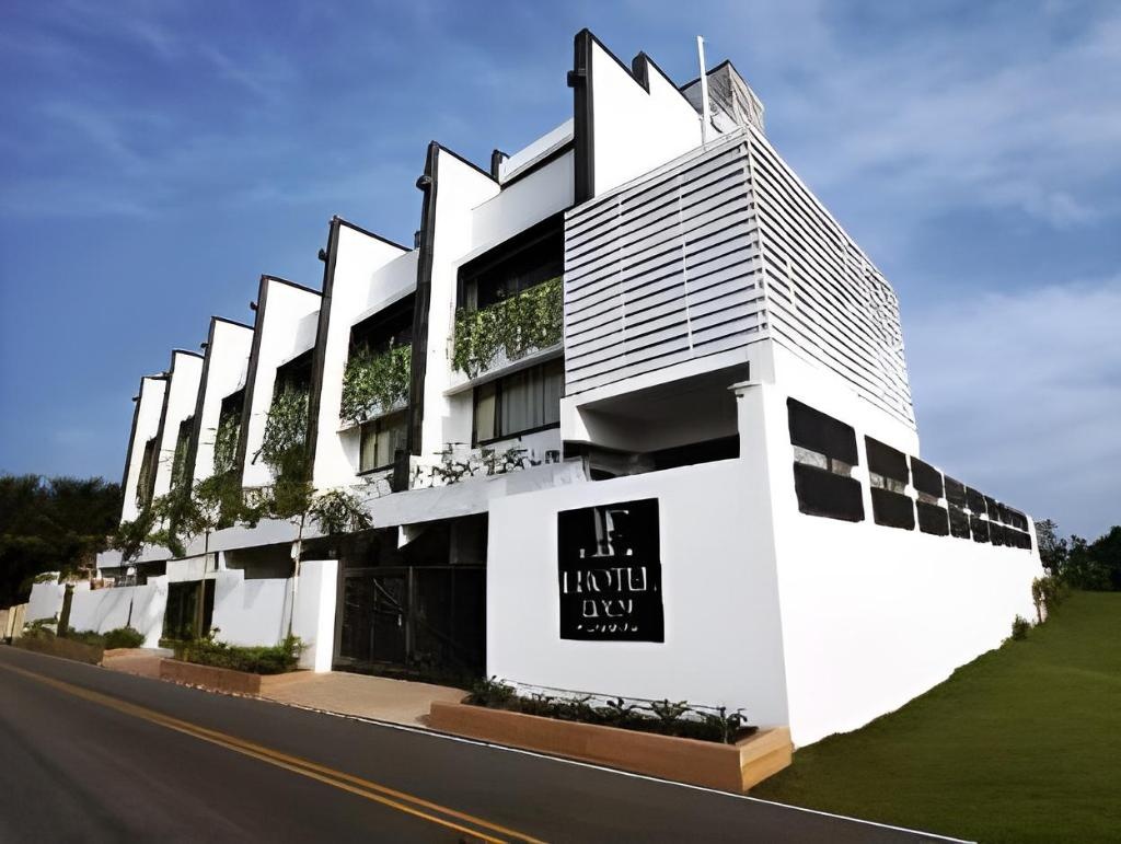 Ginger Hotel Dona Paula  Property Views  Exterior View 6