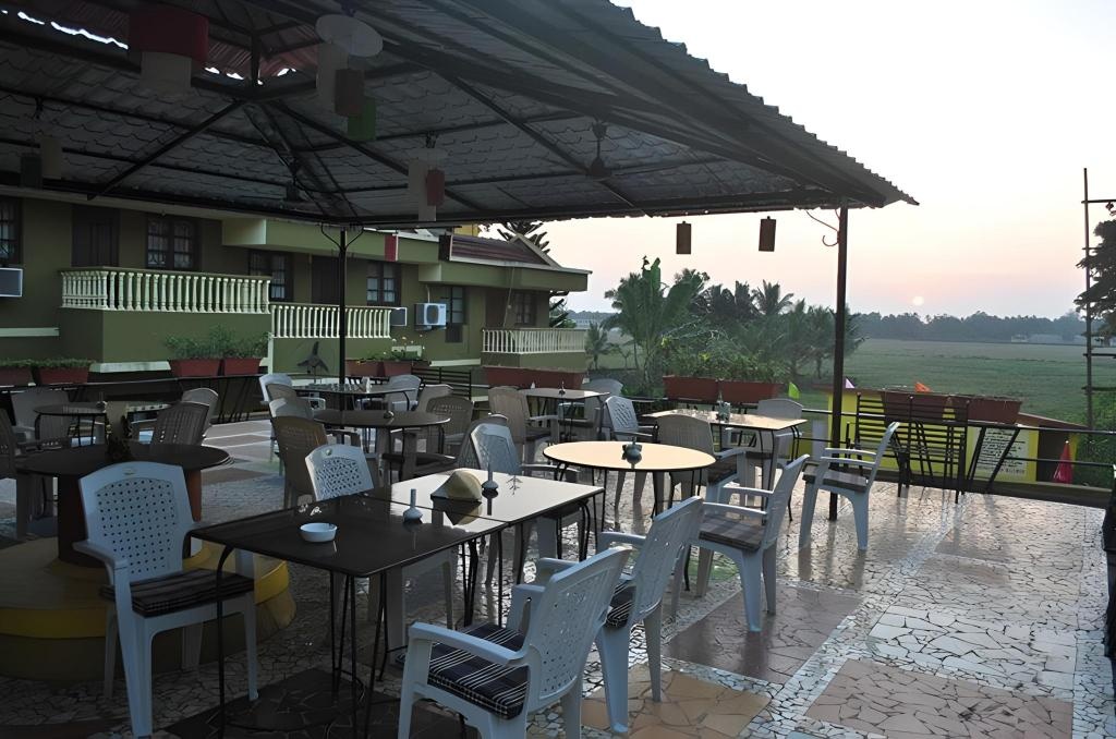 San Joao Holiday Homes  Dining  Restaurant 2