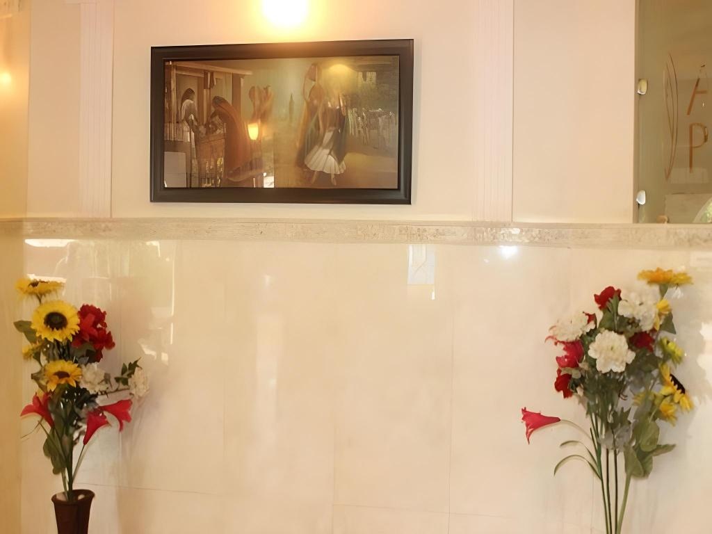 Amigo Plaza Hotel  Property Views  Reception 9