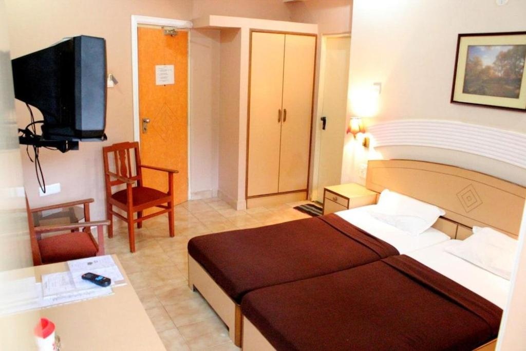Amigo Plaza Hotel  Rooms  Rooms Image 1 1