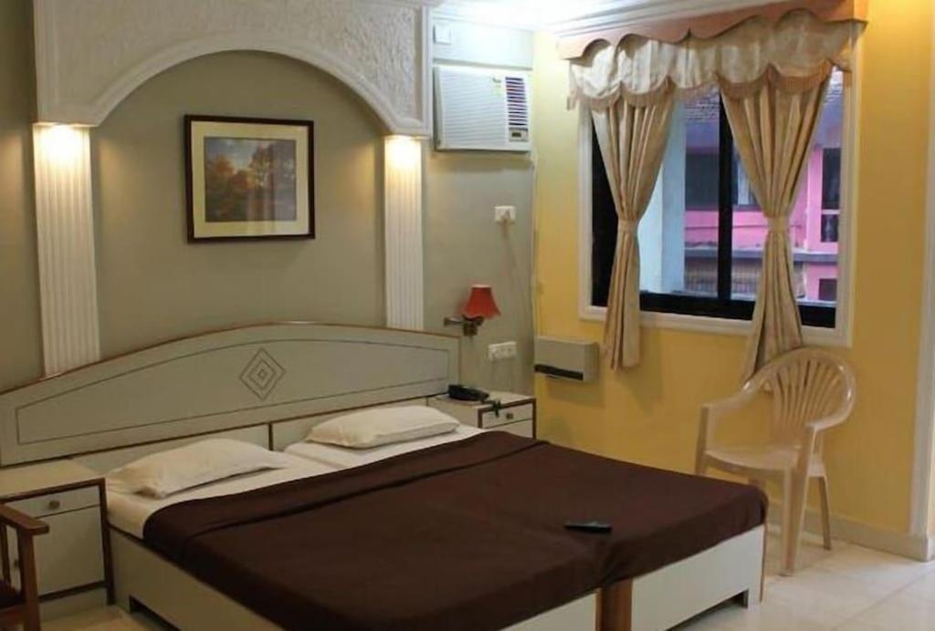 Amigo Plaza Hotel  Rooms  Rooms Image 3 3