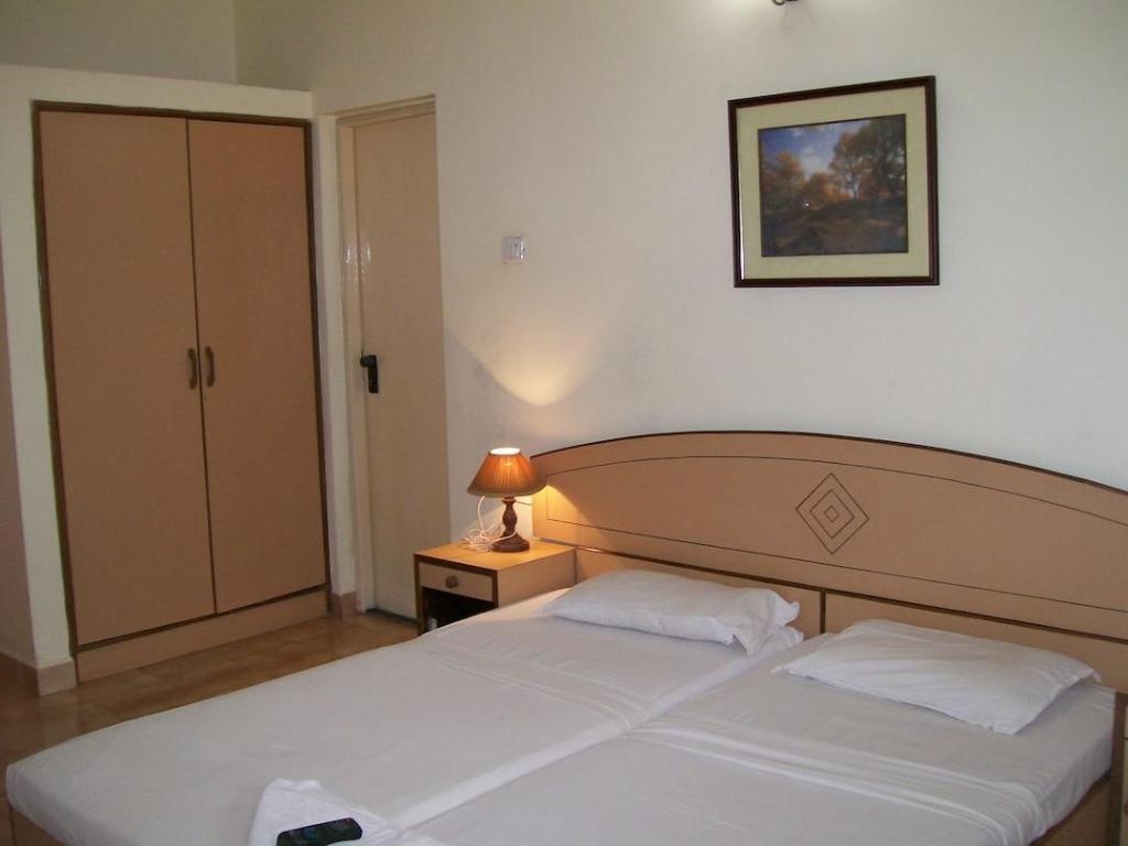 Amigo Plaza Hotel  Rooms  Rooms Image 6 6