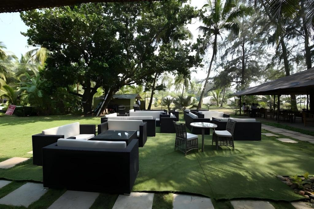 Montego Bay Beach Village  Dining  Restaurant 2