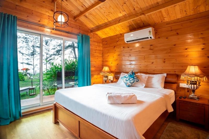Montego Bay Beach Village  Rooms  Rooms Image 5 5