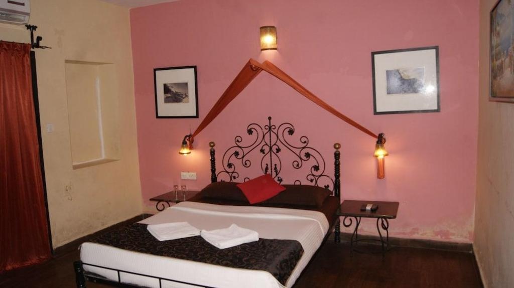 Camelot Fantasy Resort  Rooms  Rooms Image 14 14