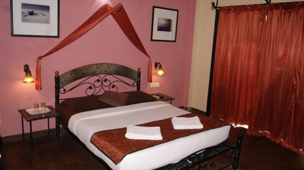 Camelot Fantasy Resort  Rooms  Rooms Image 8 8