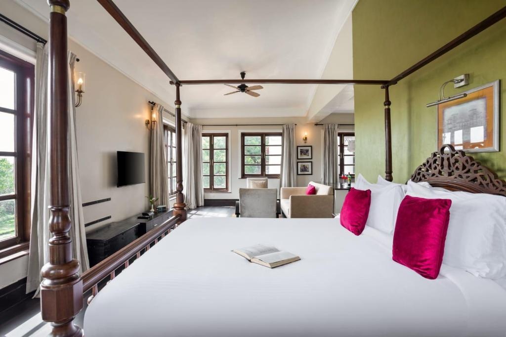 Sol De Goa Hotel  Rooms  Deluxe Room Bed 1
