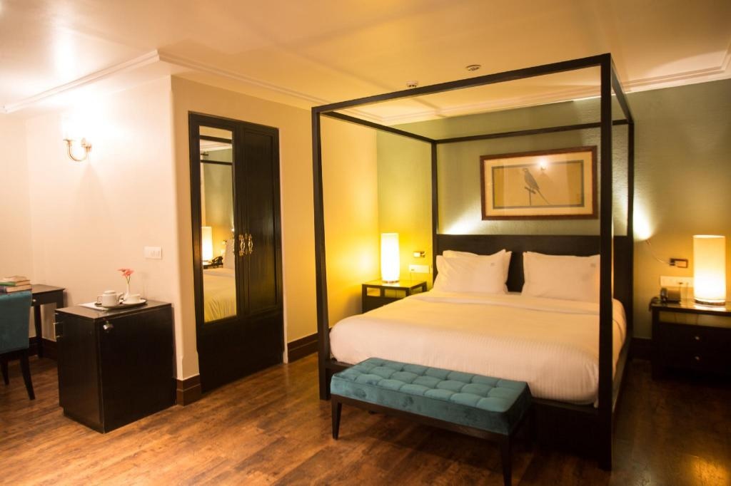 Sol De Goa Hotel  Rooms  Suite Room Bed 7