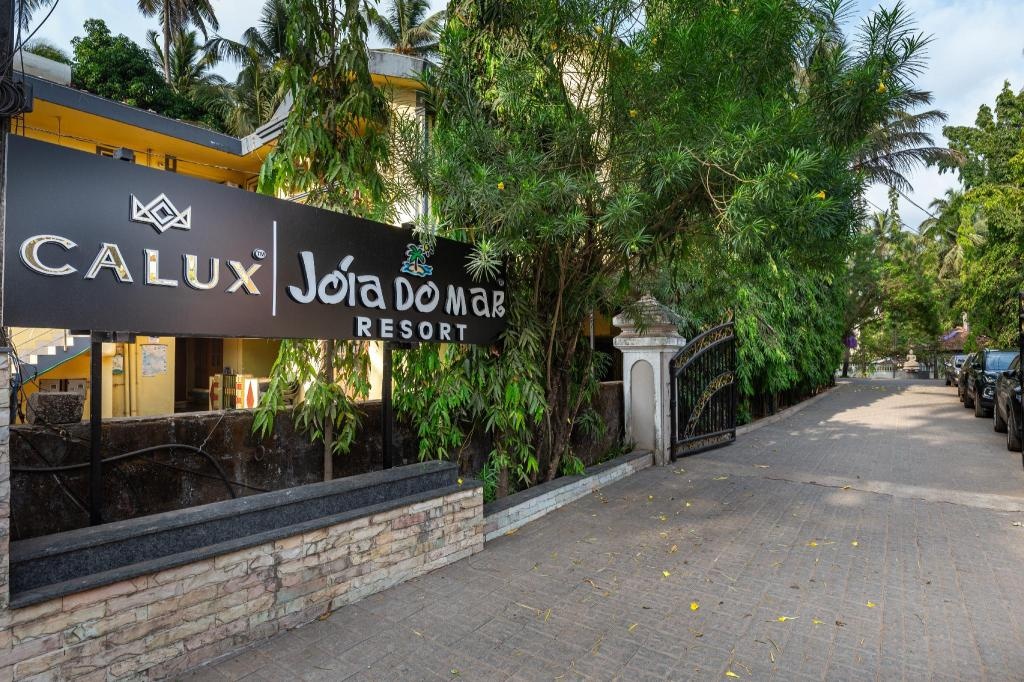 Calux Joia Do Mar Resort  Property Views  Entrance 12