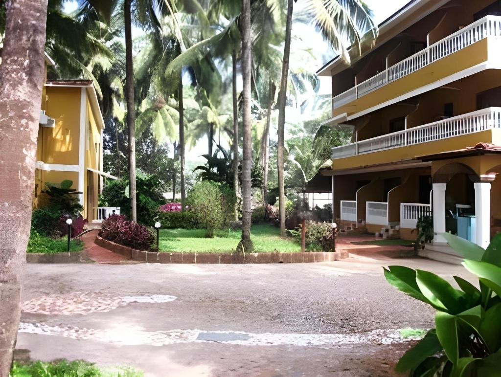 Palm Resort  Property Views  Exterior View 7