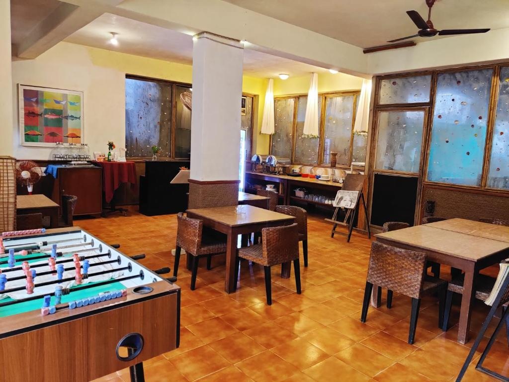 Camelot Beach Resort  Dining  Restaurant 3
