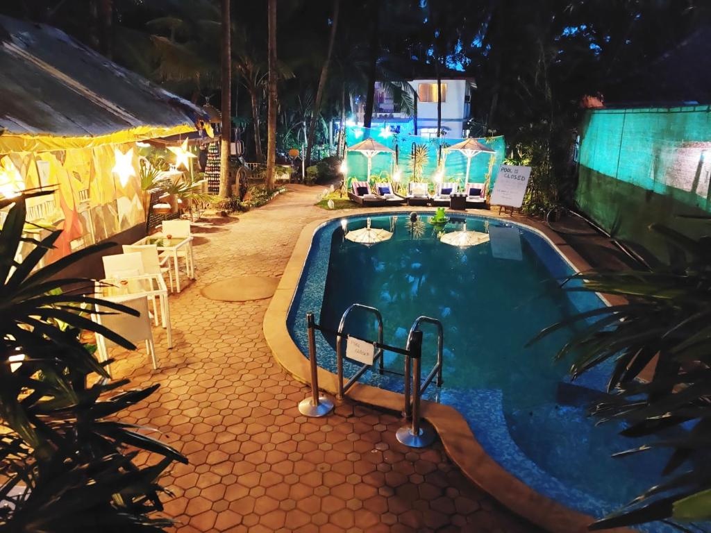 Camelot Beach Resort  Facilities  Swimming Pool 6