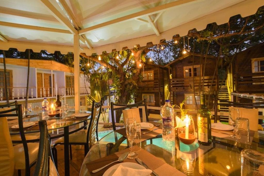 Baga Hideout Resort  Dining  Dining Image 1 1