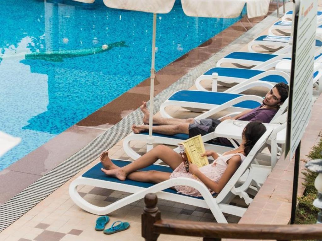 Cochichos Resort  Facilities  Swimming Pool 17