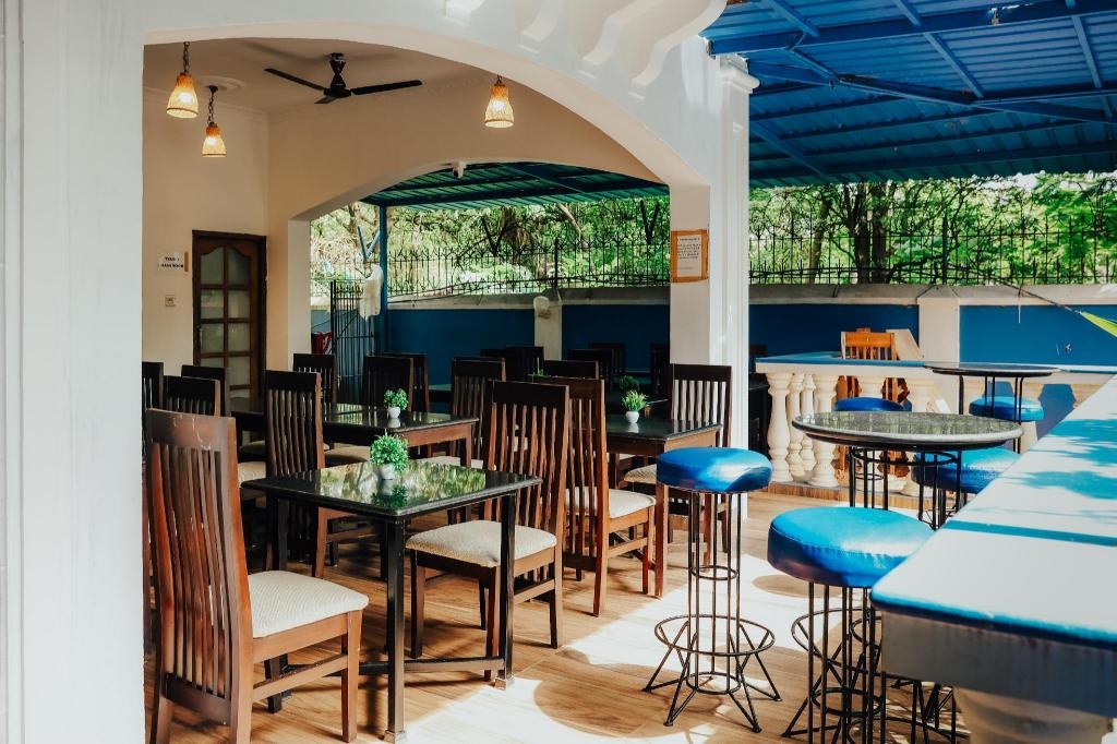 Mayflower Beach Resort Baga  Dining  Restaurant 3