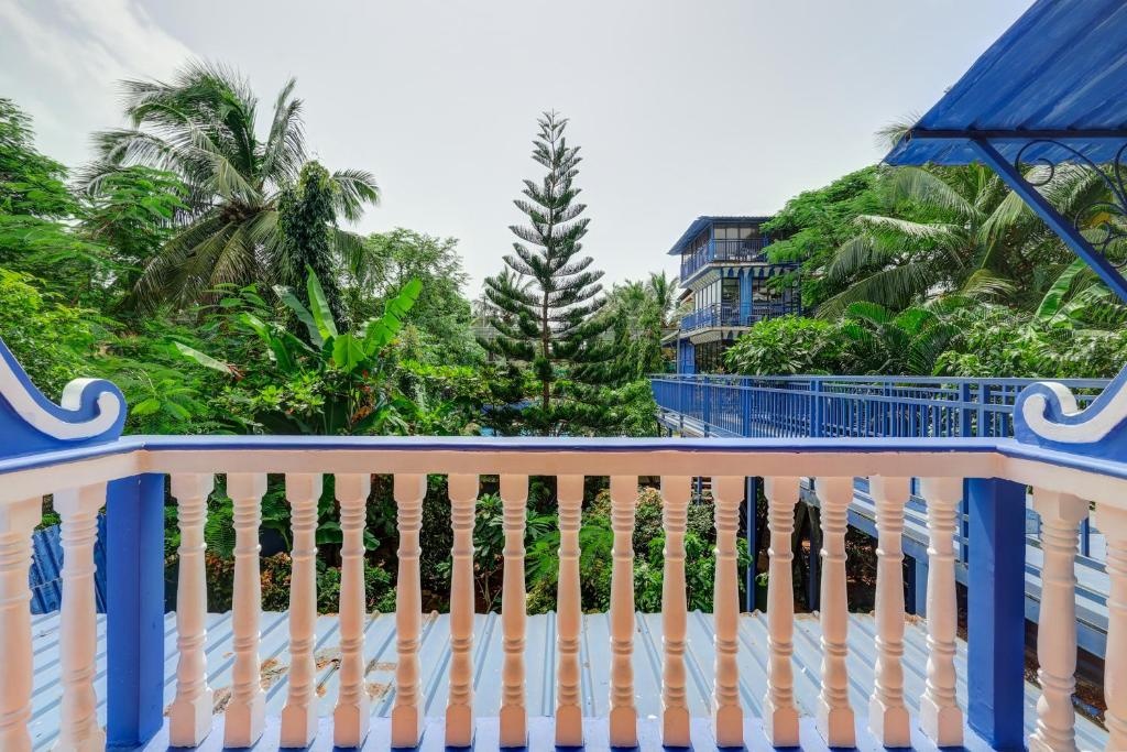 Mayflower Beach Resort Baga  Facilities  Balconyterrace 20