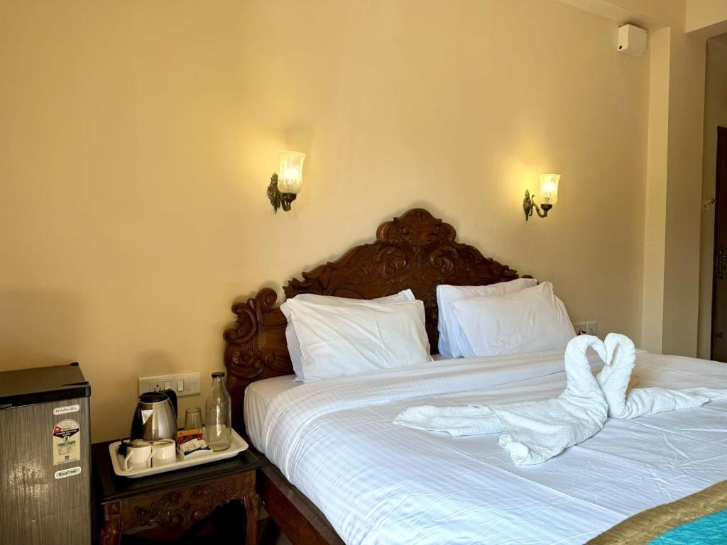 Mayflower Beach Resort Baga  Rooms  Rooms Image 4 4
