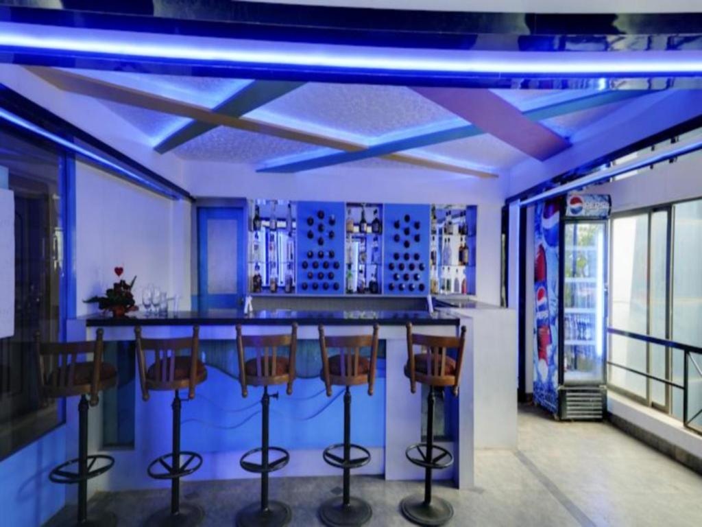 Silver Sands Beach Resort  Facilities  Barlounge 2