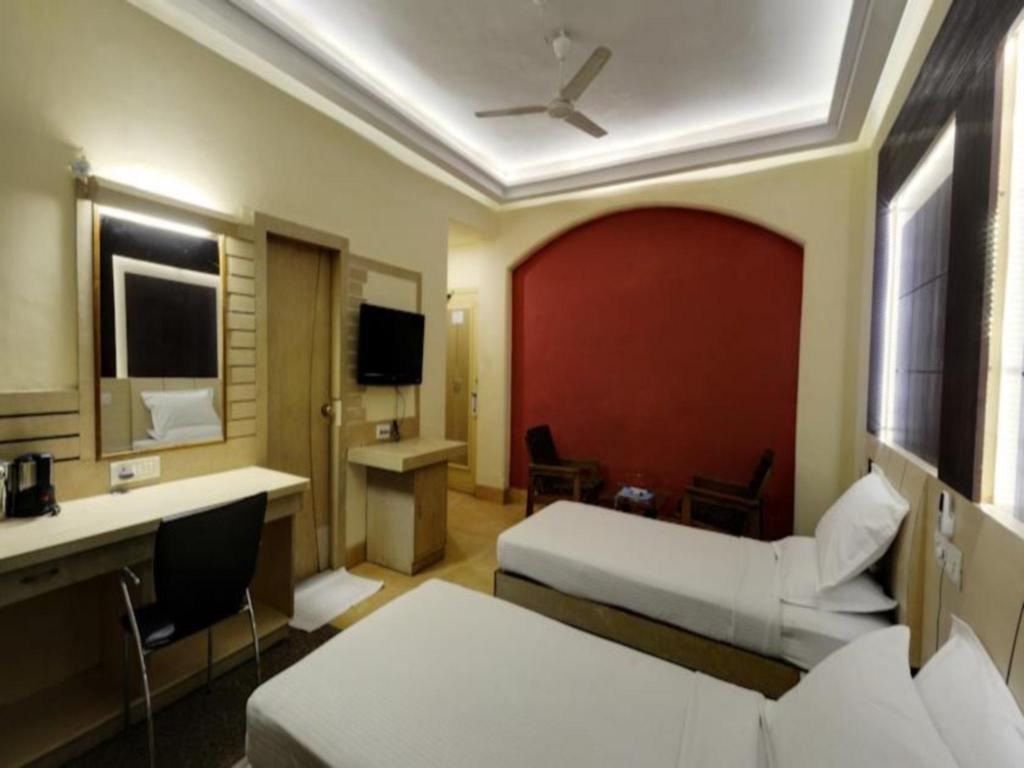 Silver Sands Beach Resort  Rooms  Standard Air Conditioning 1