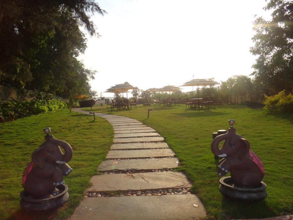 Fahrenheit Hotels And Resorts  Facilities  Garden 4