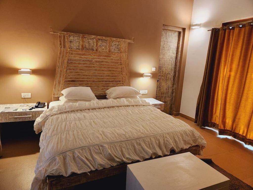 Casa Vagator Hotel  Rooms  Rooms Image 14 14