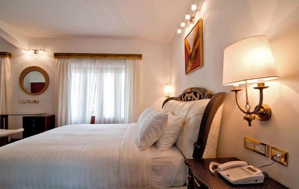White Pearl Suites  Rooms  Rooms Image 11 11