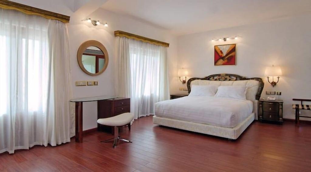 White Pearl Suites  Rooms  Rooms Image 12 12