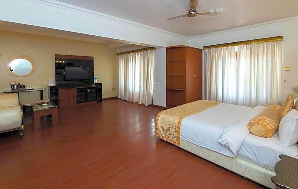 White Pearl Suites  Rooms  Rooms Image 13 13