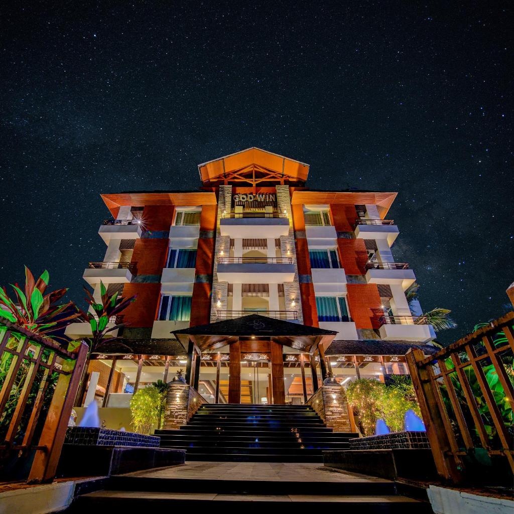 Godwin Candolim Goa  Property Views  Entrance 1