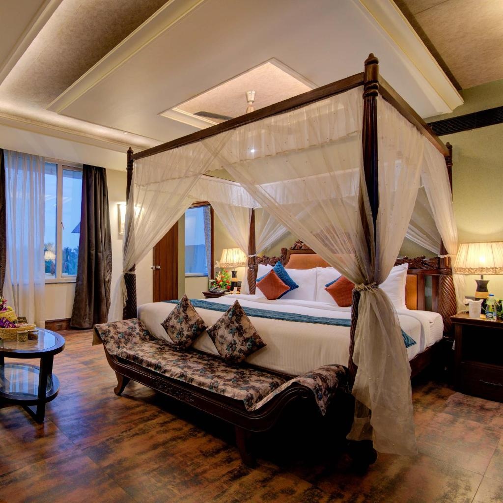 Godwin Candolim Goa  Rooms  Presidential Suite Bed 1