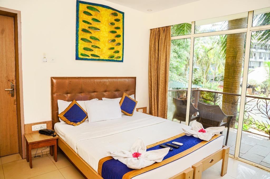 Sharanam Green Resort  Rooms  Luxury Pool View Room 11