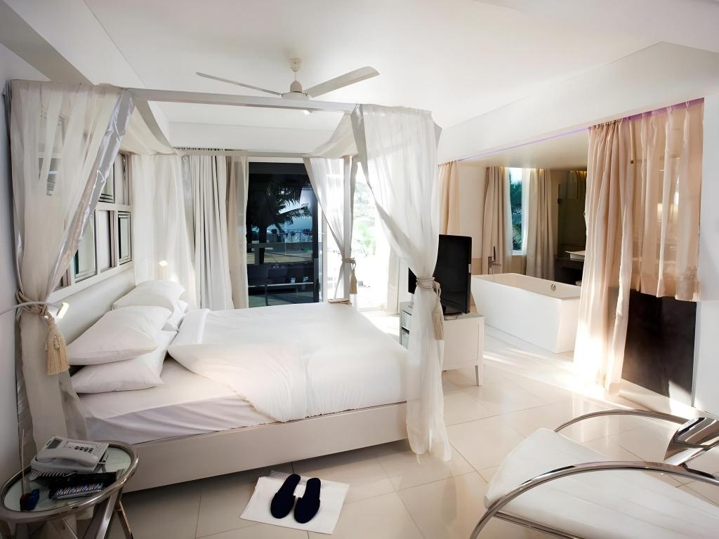 The Park Calangute Goa  Rooms  Deluxe Suite 2