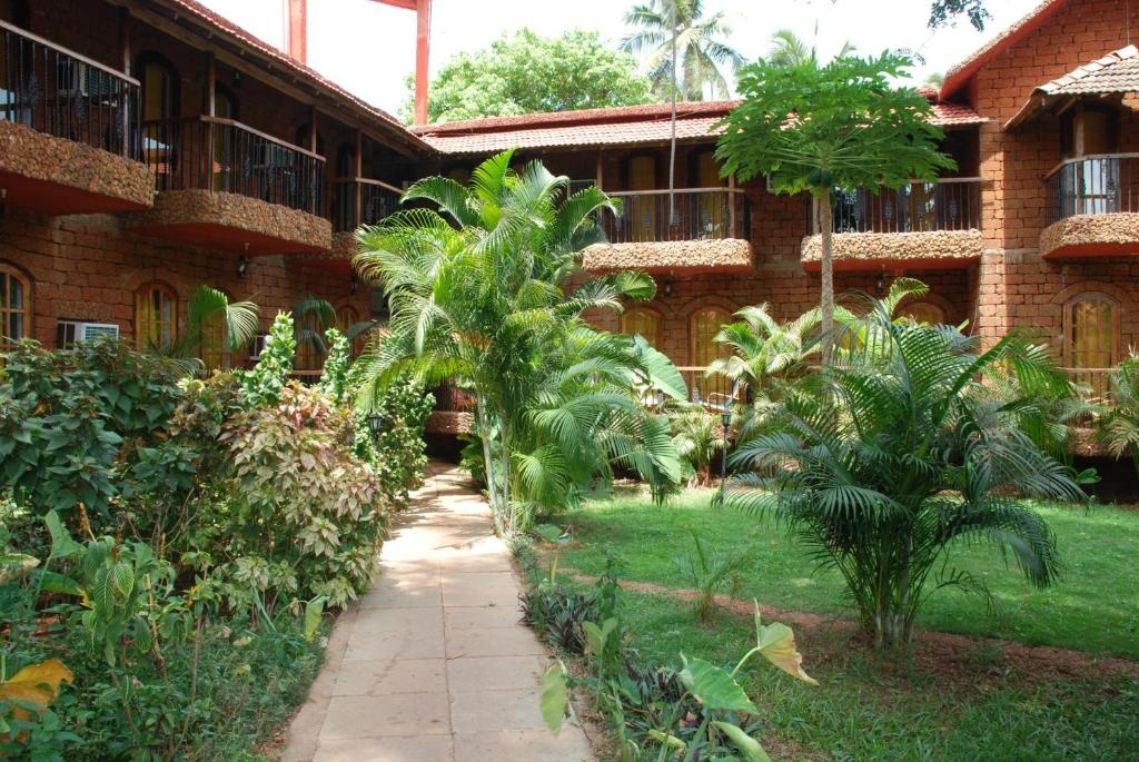 Sea Breeze Beach Hotel  Facilities  Garden 11